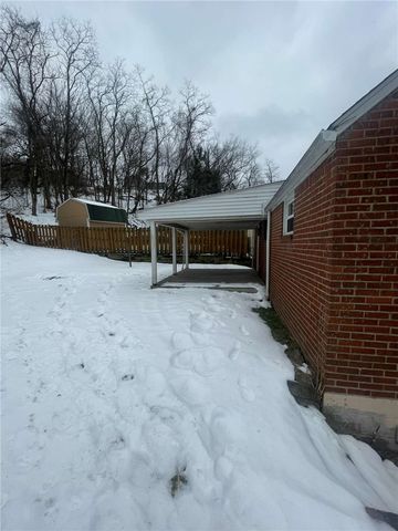 149 Parkwood Dr, Penn Hills, PA 15147