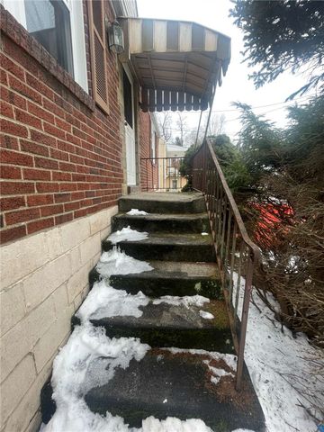 149 Parkwood Dr, Penn Hills, PA 15147