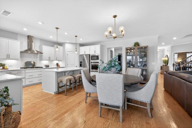 7277 Maple Brook Lane, Flowery Branch, GA 30542