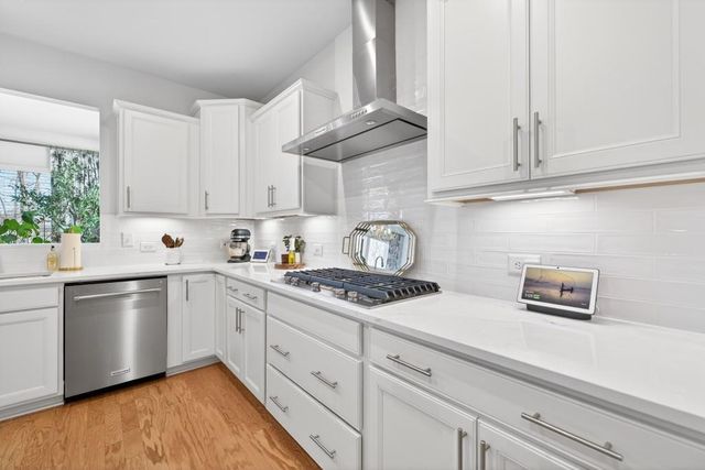 7277 Maple Brook Lane, Flowery Branch, GA 30542