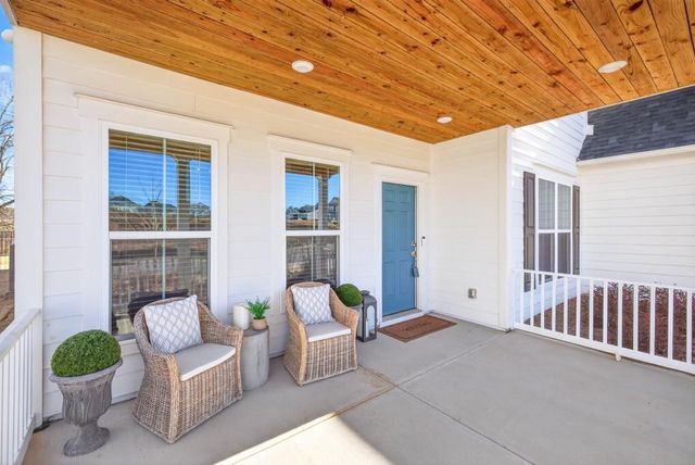 7277 Maple Brook Lane, Flowery Branch, GA 30542