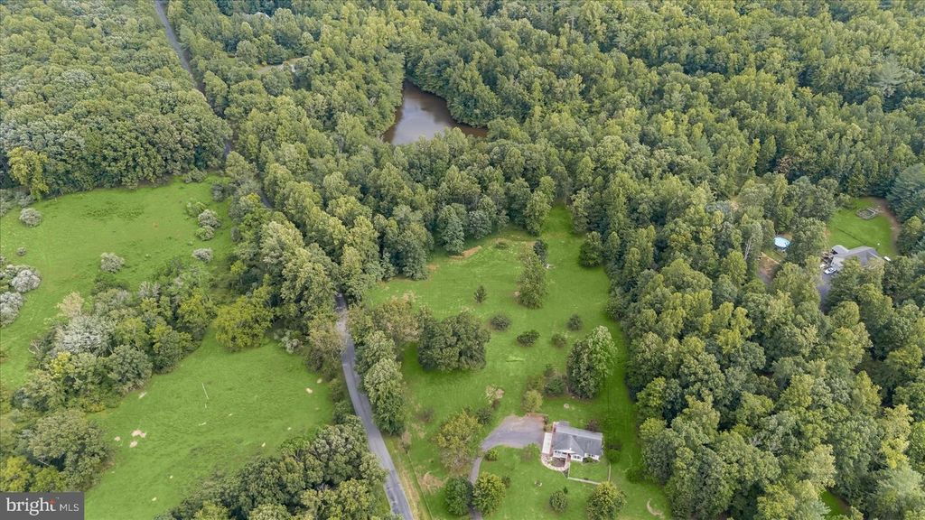 10367 HIDDEN LAKE LN, Rixeyville, VA 22737