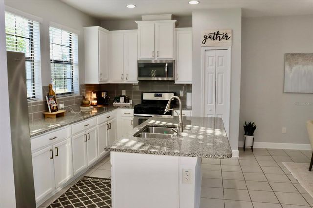 5824 CIRCA FISHHAWK BOULEVARD, Lithia, FL 33547