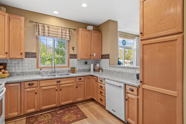 3204 Juniper Circle C, Woodbury, MN 55125