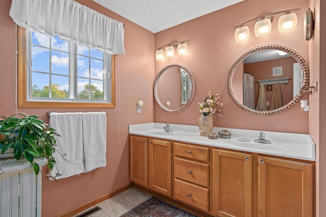 3204 Juniper Circle C, Woodbury, MN 55125