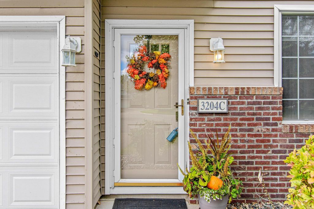 3204 Juniper Circle C, Woodbury, MN 55125 — photo 2