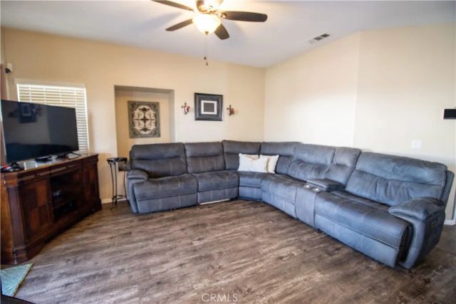 921 E Evans, San Jacinto, CA 92583