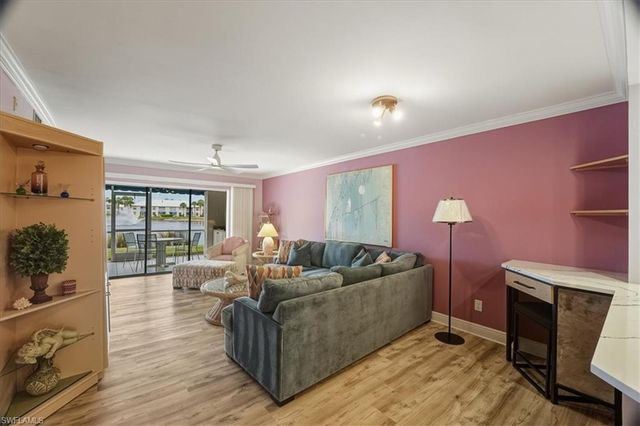 845 Gulf Pavilion DR # 102, Naples, FL 34108