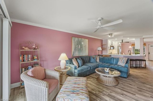 845 Gulf Pavilion DR # 102, Naples, FL 34108