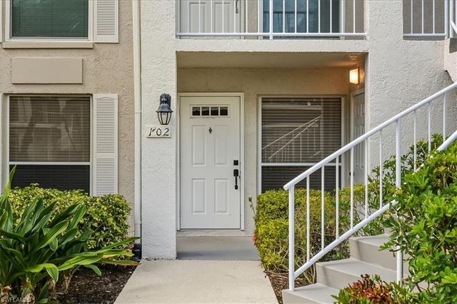 845 Gulf Pavilion DR # 102, Naples, FL 34108