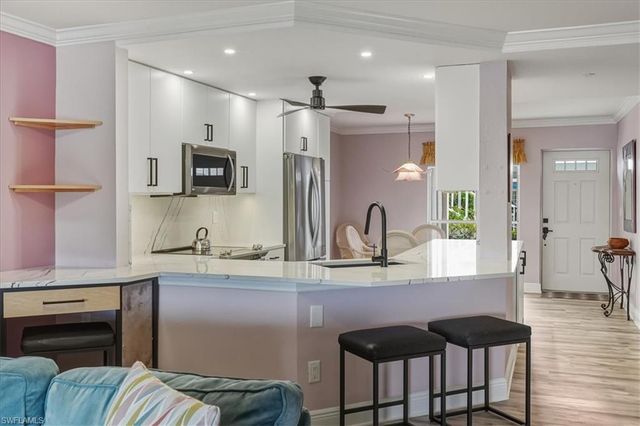 845 Gulf Pavilion DR # 102, Naples, FL 34108