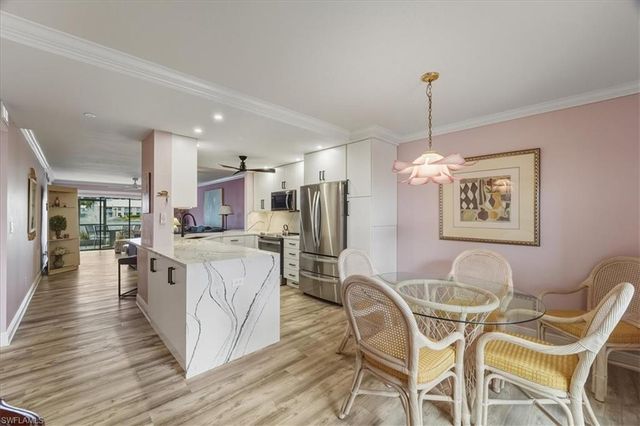 845 Gulf Pavilion DR # 102, Naples, FL 34108