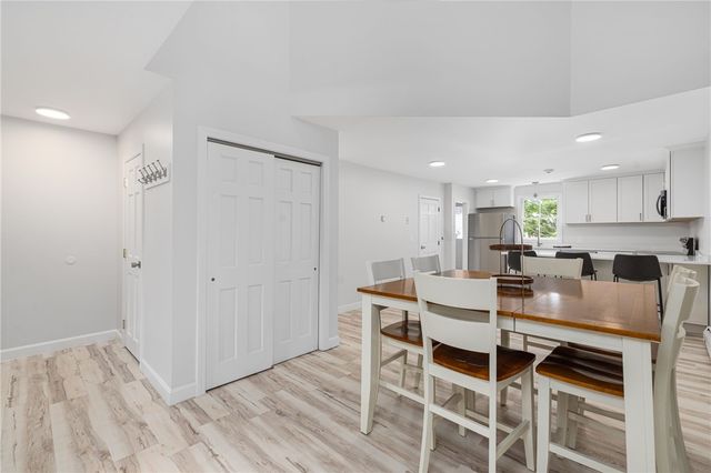 458 Thames Street B, Newport, RI 02840