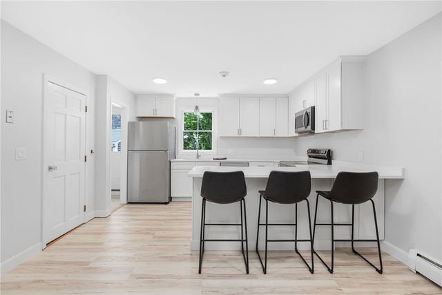 458 Thames Street B, Newport, RI 02840