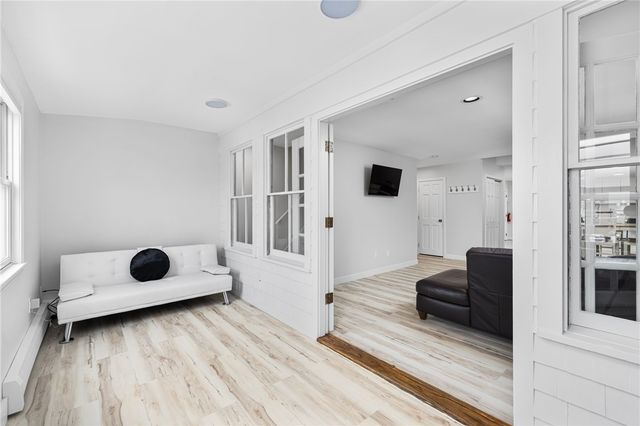 458 Thames Street B, Newport, RI 02840