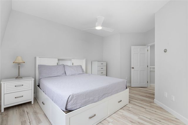 458 Thames Street B, Newport, RI 02840