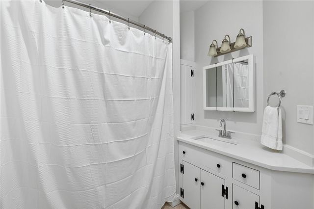 458 Thames Street B, Newport, RI 02840