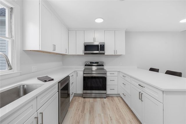 458 Thames Street B, Newport, RI 02840