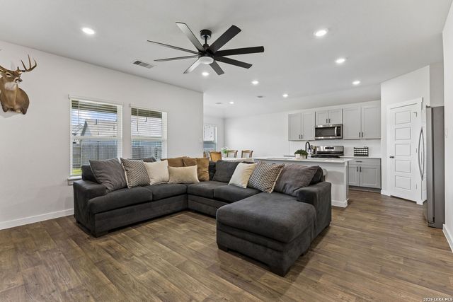 109 NETHERLAND ST, San Marcos, TX 78666