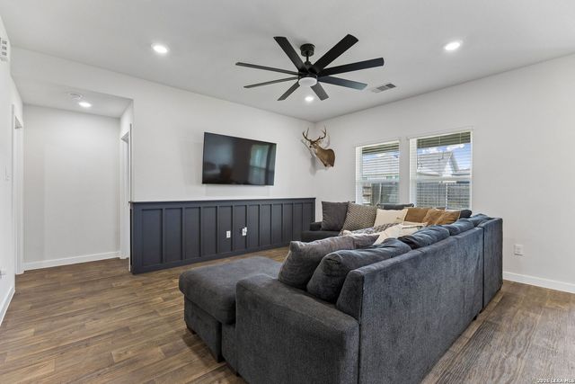 109 NETHERLAND ST, San Marcos, TX 78666