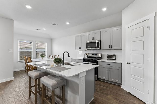 109 NETHERLAND ST, San Marcos, TX 78666