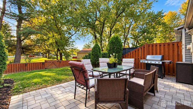 4 Letts Court, East Brunswick, NJ 08816