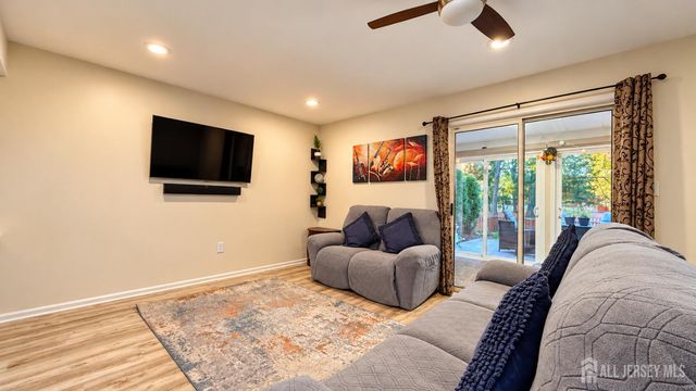 4 Letts Court, East Brunswick, NJ 08816
