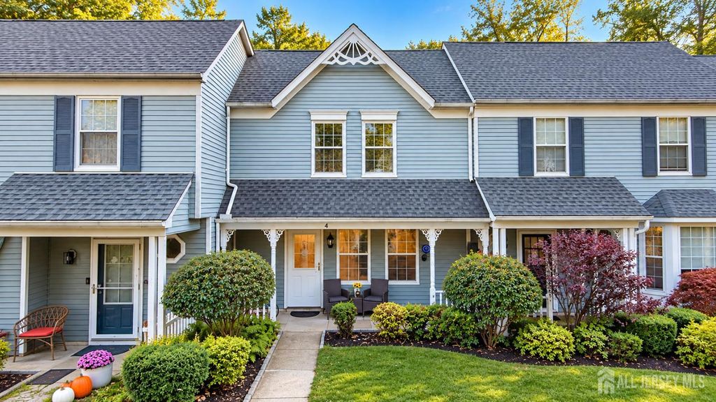 4 Letts Court, East Brunswick, NJ 08816