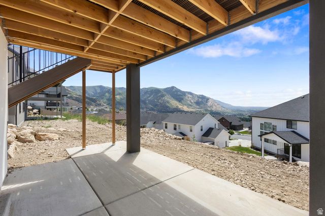 619 E MOUNTAIN RD., North Ogden, UT 84414