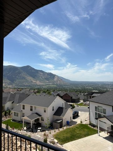 619 E MOUNTAIN RD., North Ogden, UT 84414