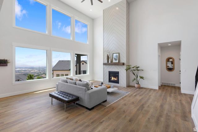 619 E MOUNTAIN RD., North Ogden, UT 84414