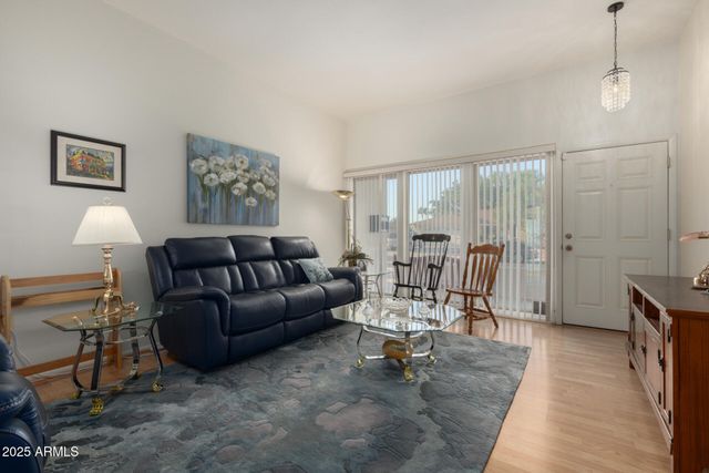 11065 W EDGEWOOD Drive, Sun City, AZ 85351