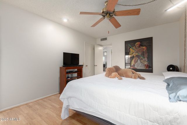 11065 W EDGEWOOD Drive, Sun City, AZ 85351