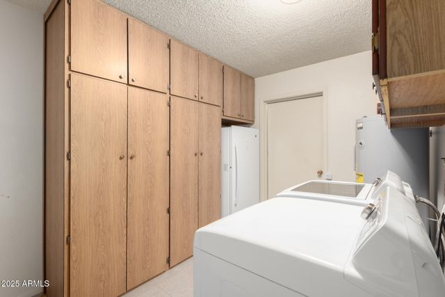 11065 W EDGEWOOD Drive, Sun City, AZ 85351