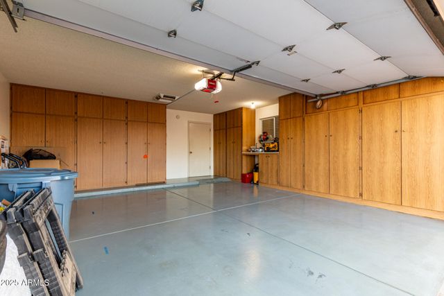 11065 W EDGEWOOD Drive, Sun City, AZ 85351