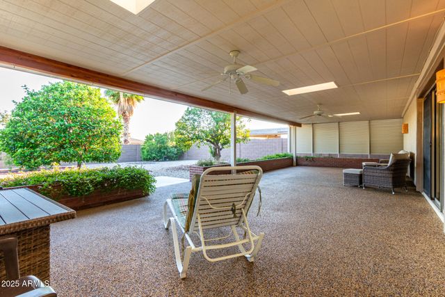 11065 W EDGEWOOD Drive, Sun City, AZ 85351