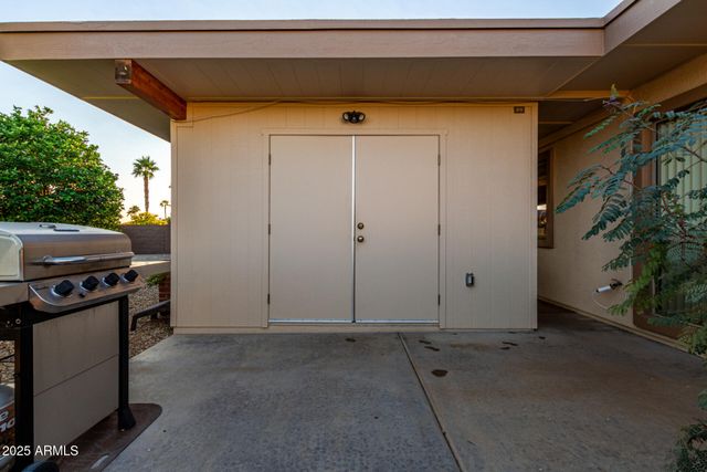 11065 W EDGEWOOD Drive, Sun City, AZ 85351