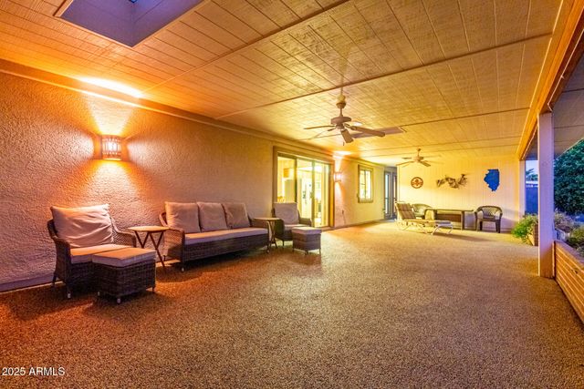 11065 W EDGEWOOD Drive, Sun City, AZ 85351