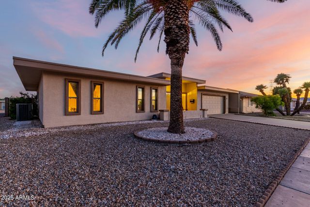 11065 W EDGEWOOD Drive, Sun City, AZ 85351