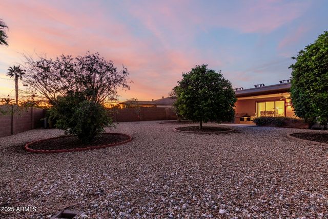 11065 W EDGEWOOD Drive, Sun City, AZ 85351