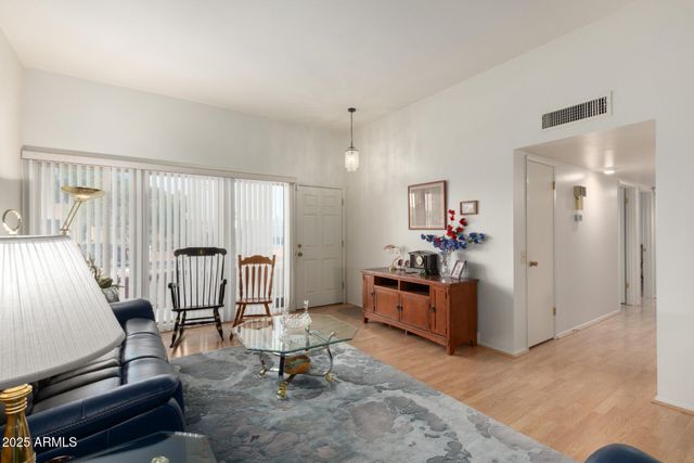 11065 W EDGEWOOD Drive, Sun City, AZ 85351