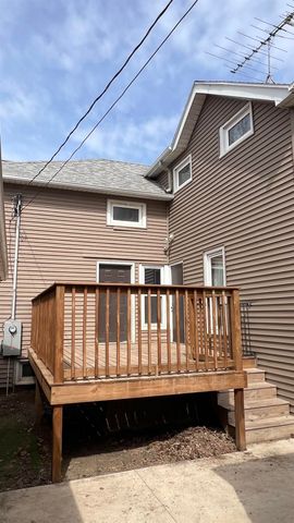 215 S Woodward Avenue, Fredericksburg, IA 50630