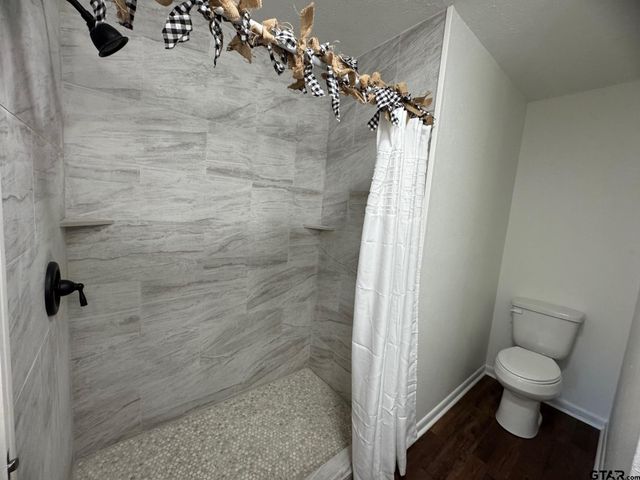 207 Valley Lane, Crockett, TX 75835