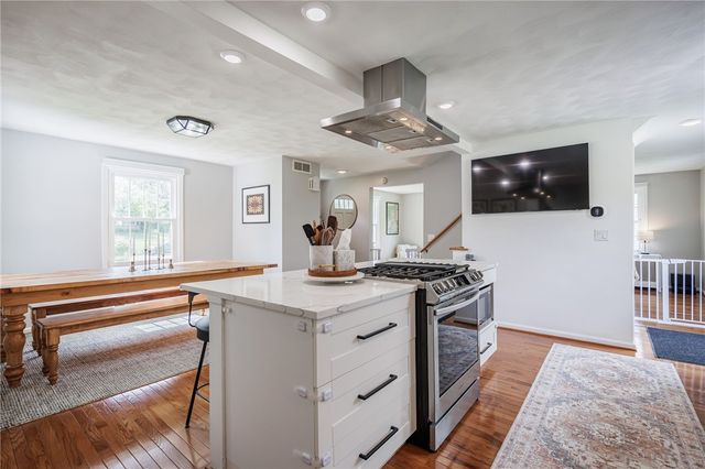 260 Viennawood Drive, Brighton, NY 14618