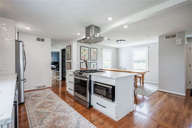 260 Viennawood Drive, Brighton, NY 14618