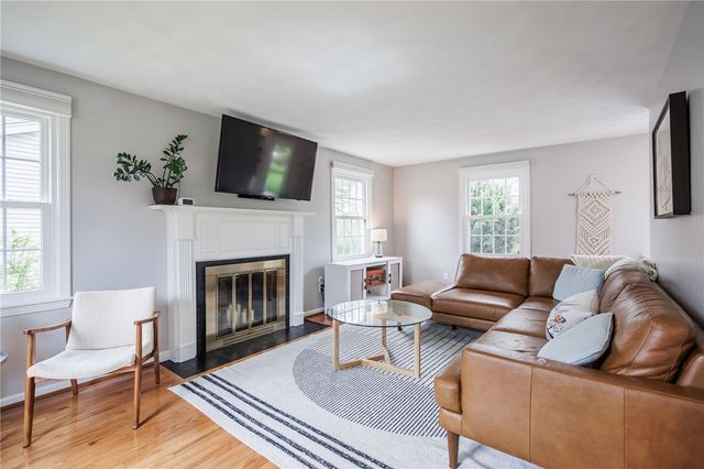 260 Viennawood Drive, Brighton, NY 14618