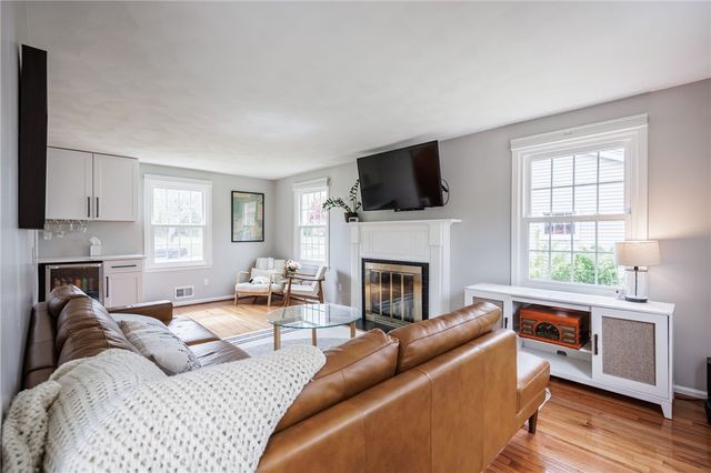 260 Viennawood Drive, Brighton, NY 14618