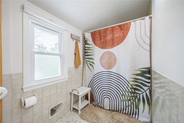 260 Viennawood Drive, Brighton, NY 14618