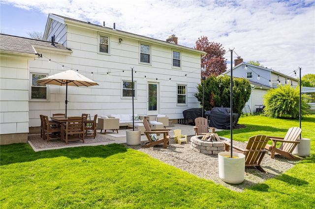 260 Viennawood Drive, Brighton, NY 14618