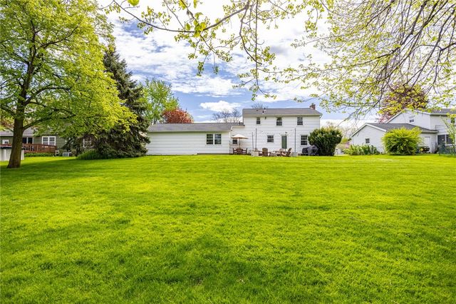 260 Viennawood Drive, Brighton, NY 14618